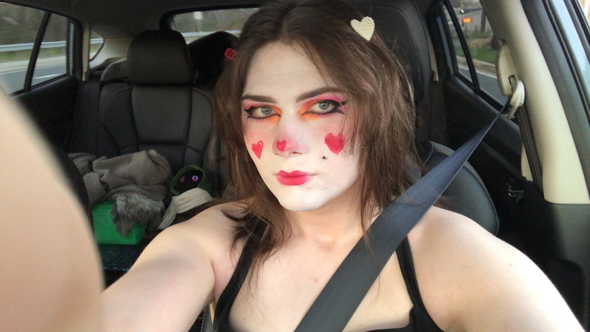 Happy Easter my sweet chiclets hope ur holiday waz a banger 🖤🖤💅🏻💅🏻