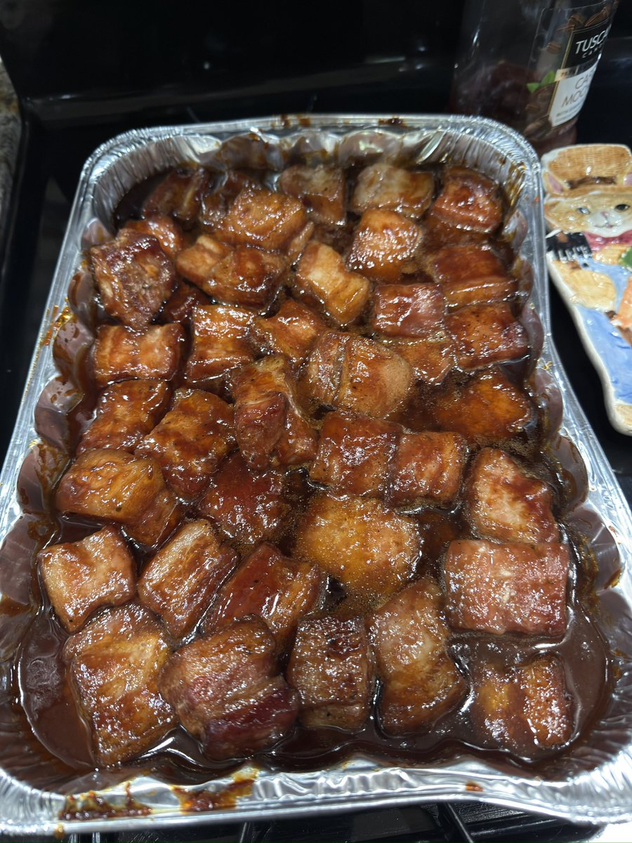 FastChance57's tweet image. Well, it was a good day it started yesterday when I prep three racks of pork ribs and some pork bellies and then put them on my YS640 this morning. Smoked in four hours at around 225° and pulled him wrapped him in full with a drizzle of honey.