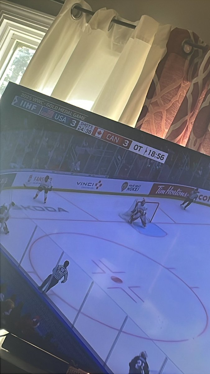 SimpsonEmber's tweet photo. Let’s go 🇨🇦 OT nail biter https://t.co/u9uBd6D9Uu