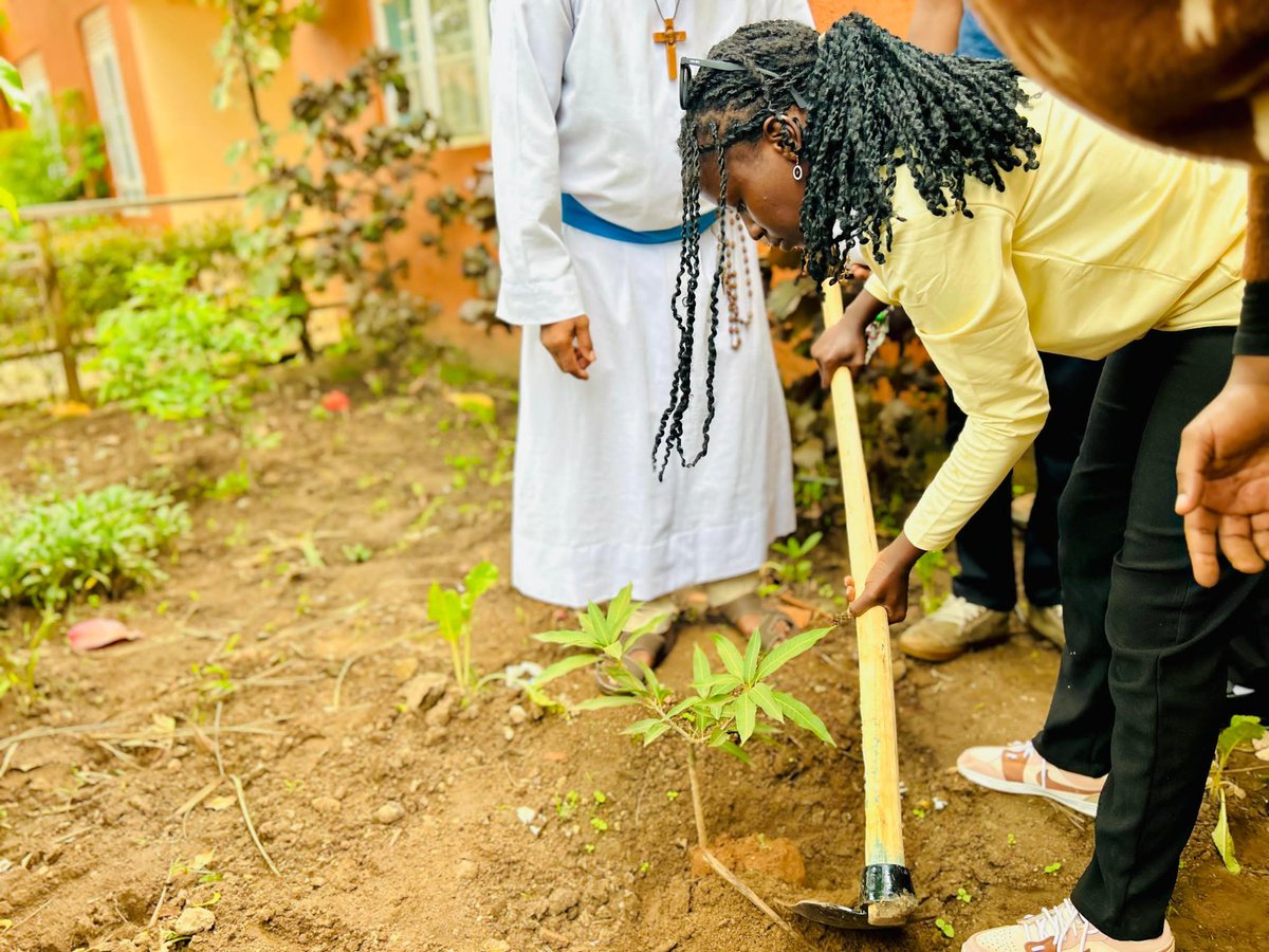 FEM2567's tweet image. A sustainable impact everywhere we go is what we aim to achieve. We were joined by Brother Zoachim the caretaker of the boys in Missionaries of the poor Bethlehem Busega to plant fruits for the boys a healthy boy child in a community that embraces them is our goal 
#FEMOutreach