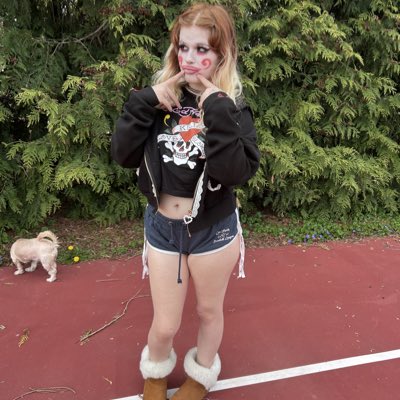 lilknifewhore's tweet photo. #NewProfilePic https://t.co/MFHpWwxpFR