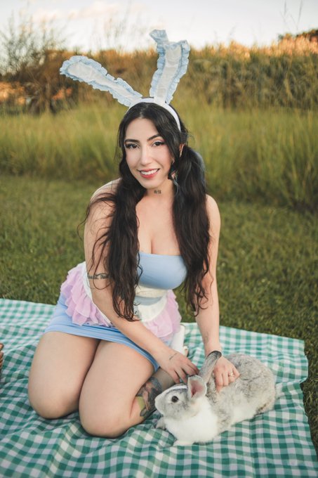 Watch Danielle Vedovelli 🌸's leaked NSFW photo on TwXstars