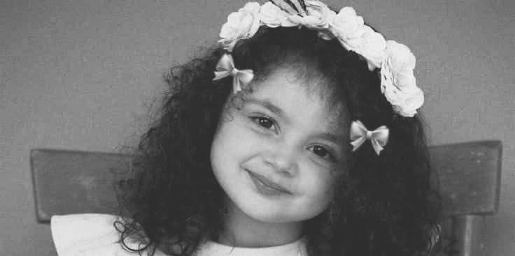 ”حتى الراء التي في اسمك تؤكد على شدتِك ورقتِك.. فخامتِك ونعومتك!“