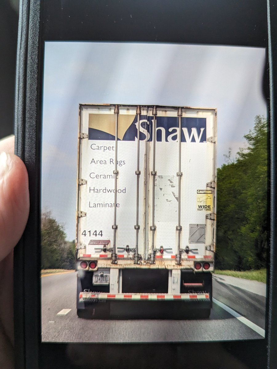 dondon44's tweet photo. @ShawTranspo can you get this driver off the road?  He is northbound on I-75 in Tennessee and can't stay in his own damn lane.  He is going to hurt someone!! https://t.co/4BGhLsFmcK