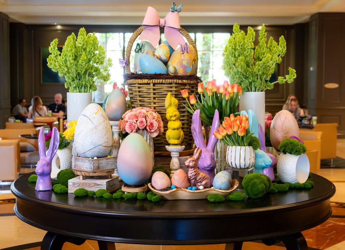 Here’s to pastel moments, chocolate eggs, and cherished family time. Happy Easter from Four Seasons Hotel Las Vegas.🌷

#EasterSunday #HappyEaster