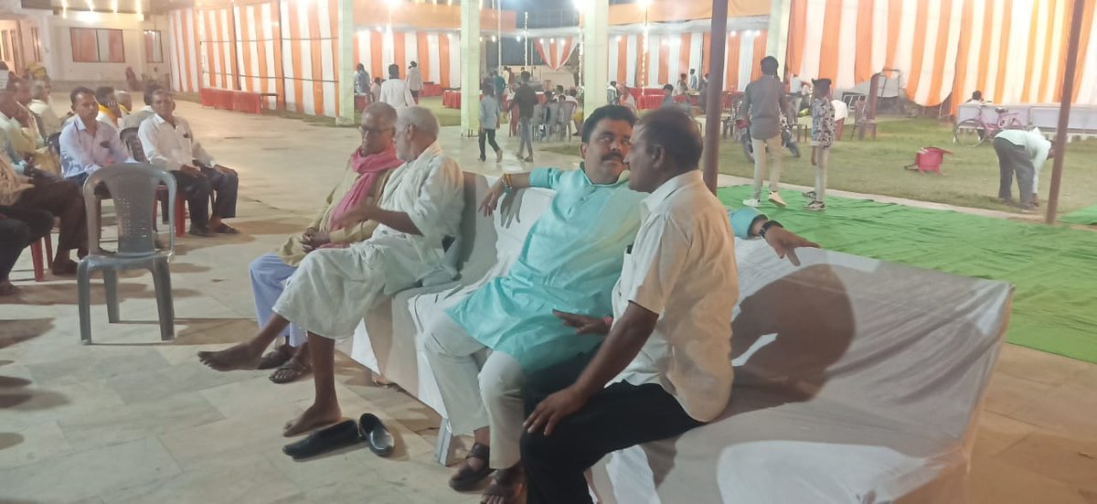 Neerajd53472425's tweet photo. आज विधानसभा परिवार के विभिन्न वैवाहिक कार्यक्रमों में अपनों के बीच https://t.co/hd50r9dwIs