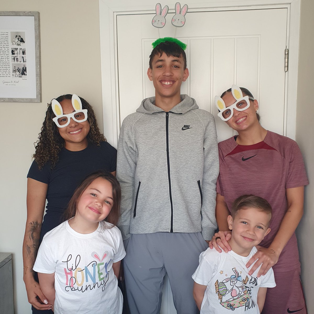 GenCMC's tweet photo. Lovely Family Easter 🐣 🐰🥰 https://t.co/narQTLX6rI