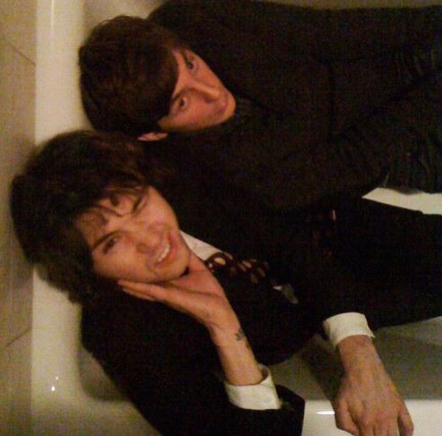 hourlyryanross's tweet image. 