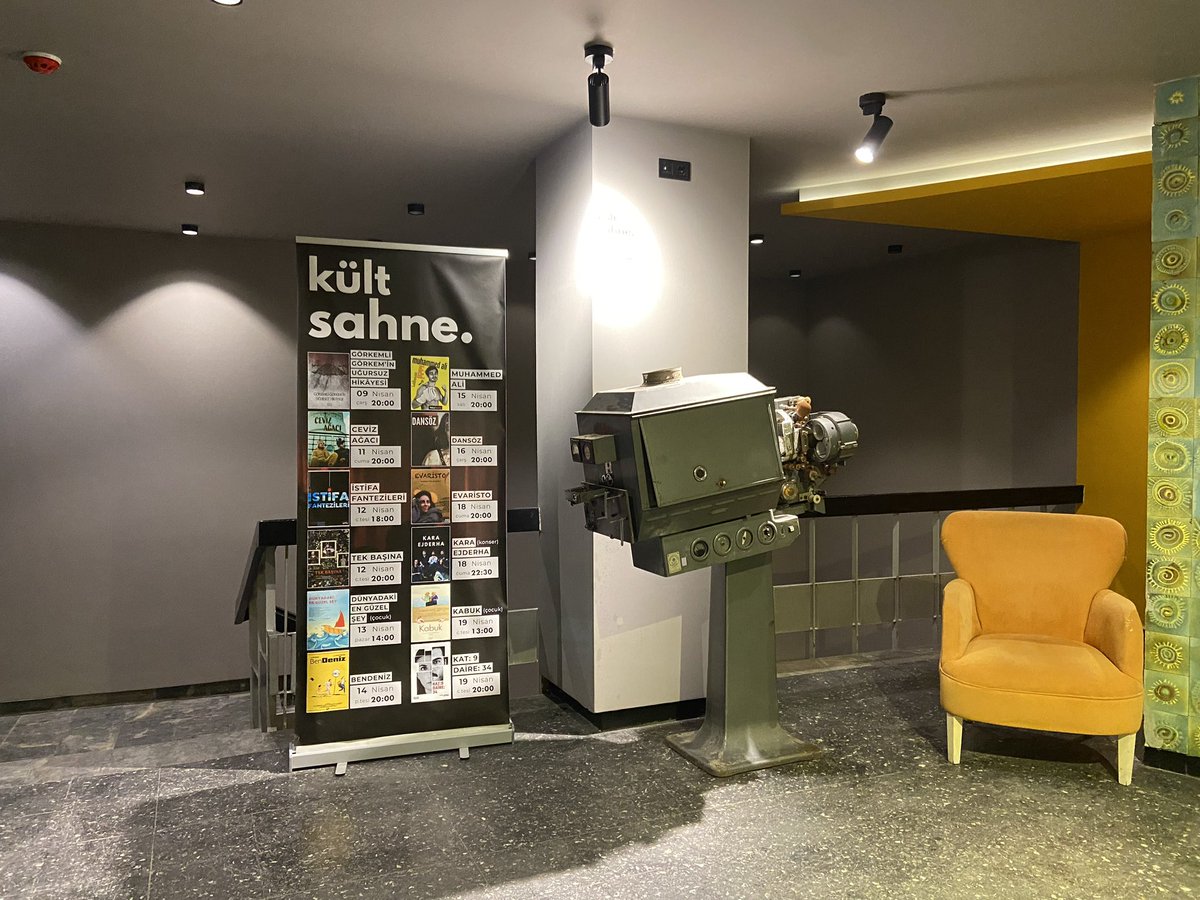 Analog fotoğraf çekimi mi yoksa günümüzün çeşitli türlerden filmlerini izlemek mi? YerMekan’da fotoğraf workshop’larına katılabilir, Kült Kavaklıdere’de film izlemenin yanında, söyleşilerden şarap tadım workshop’larına kadar çeşitli aktivitelere katılabilirsiniz! 
<a href="/Comdjournal/">Bilkent Post Ankara</a>