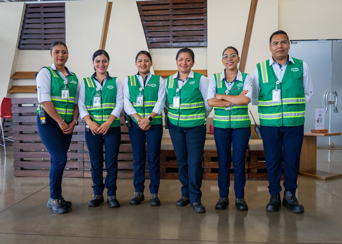 🌿✈️ En el Aeropuerto Ecológico de #Galápagos, nuestro equipo de #SalasVIP trabaja cada día con compromiso, profesionalismo y calidez auténtica que refleja el espíritu de estas islas únicas.

Cada detalle cuenta cuando se trata de ofrecerle una experiencia única y memorable 🙌