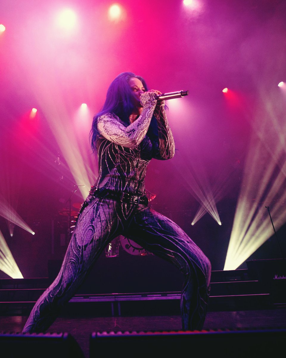 Sold out show in #Vancouver, BC tonight!🔥 Tickets for the remaining shows are going fast, so make sure to grab yours now: archenemy.live 🤘🏻 📸 @cameronnunez #archenemy #live #tour #northamericantour #NorthAmerica #usa #canada