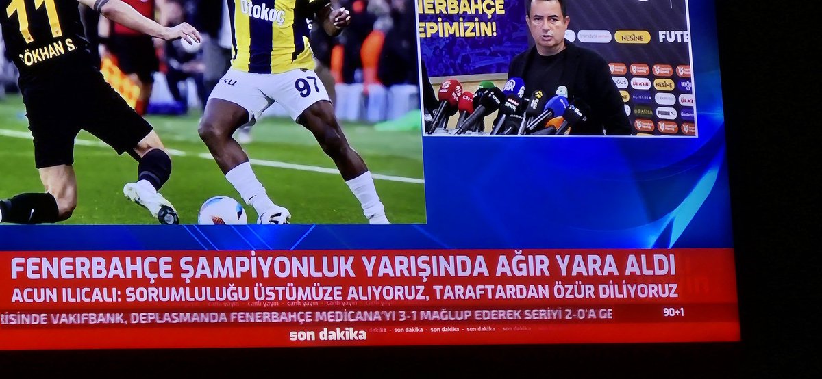 Acun'a bişeyler olmuş.Büyük GALATASARAY seni de mi satın aldı,sen de mi yapıya dahil oldun.Sen de karakter olsaydı başında beri bu şekilde konuşmaların olurdu.