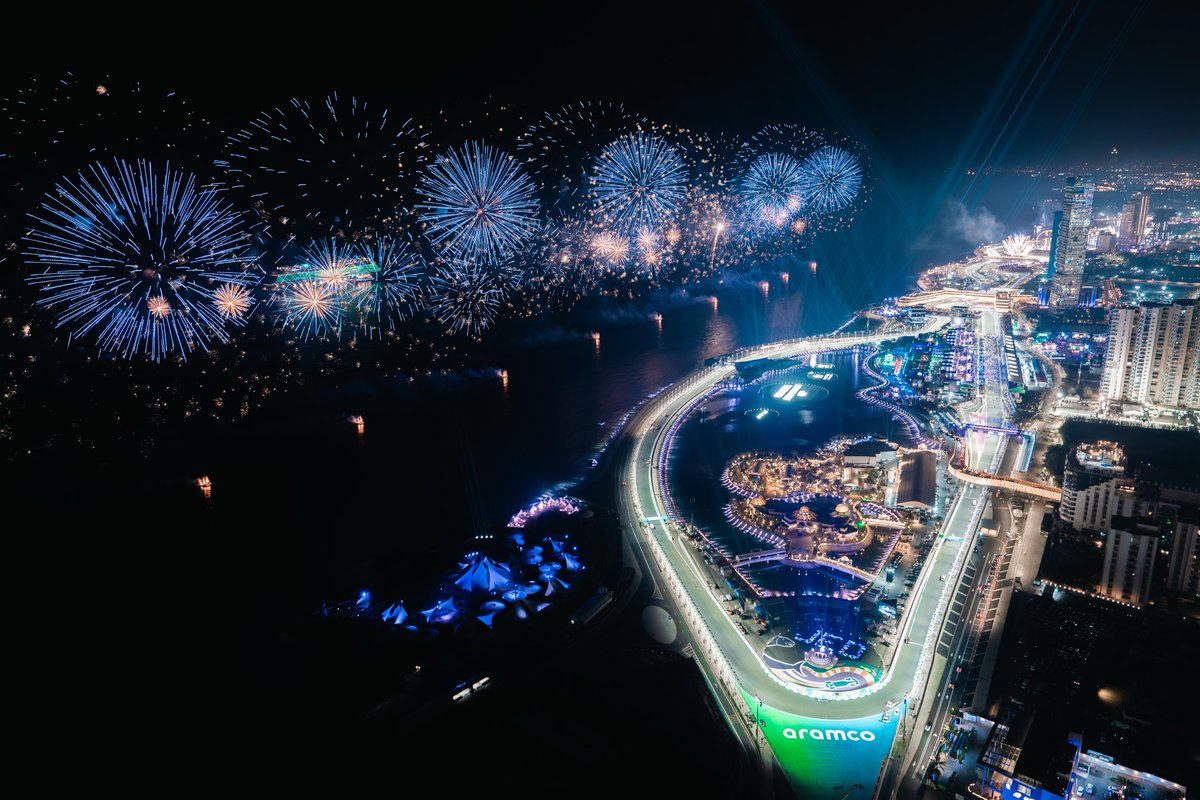 mosgovsa_en's tweet photo. The Jeddah Corniche Circuit lights up with joy as #SaudiArabianGP comes to a close ๐๐
#OvertakeTheFuture https://t.co/nmu1jiTsdk