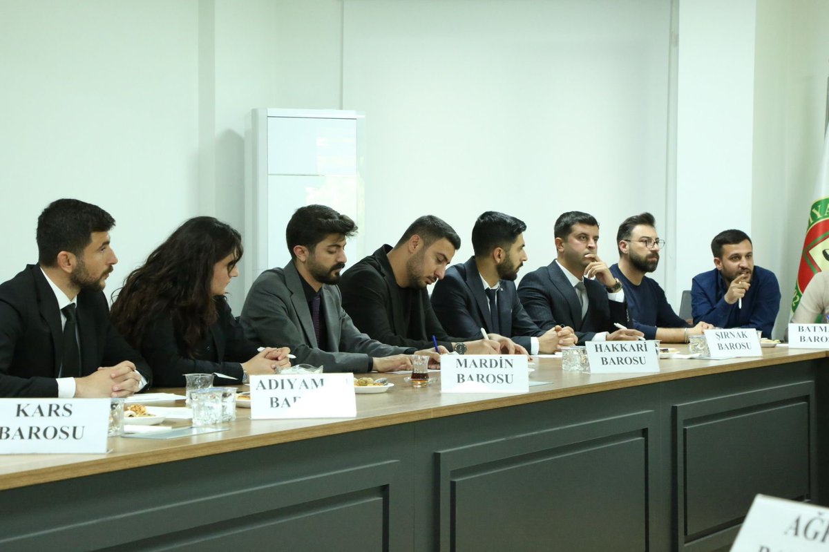Sekreterê Merkeza me Prz. Huseyîn ÎNAL beşdarî civîna Merkezên Mafên Parêzeran a Baroyên Herêmê bû ku ji aliyê Baroya Dîyarbekirê ve hat lidarxistin û 12 Baro lê hazir bûn. 

#MafênParêzeran