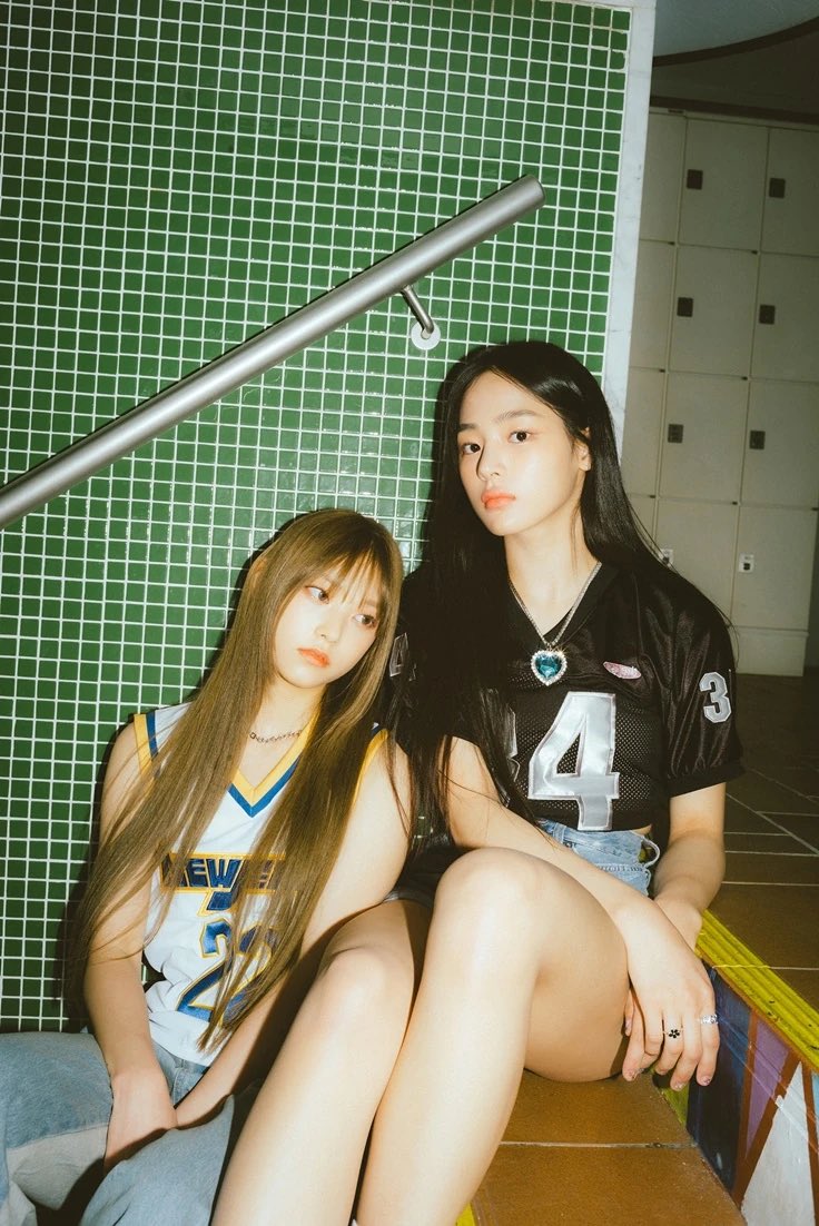 Liaovux's tweet image. I have never seen this photo before