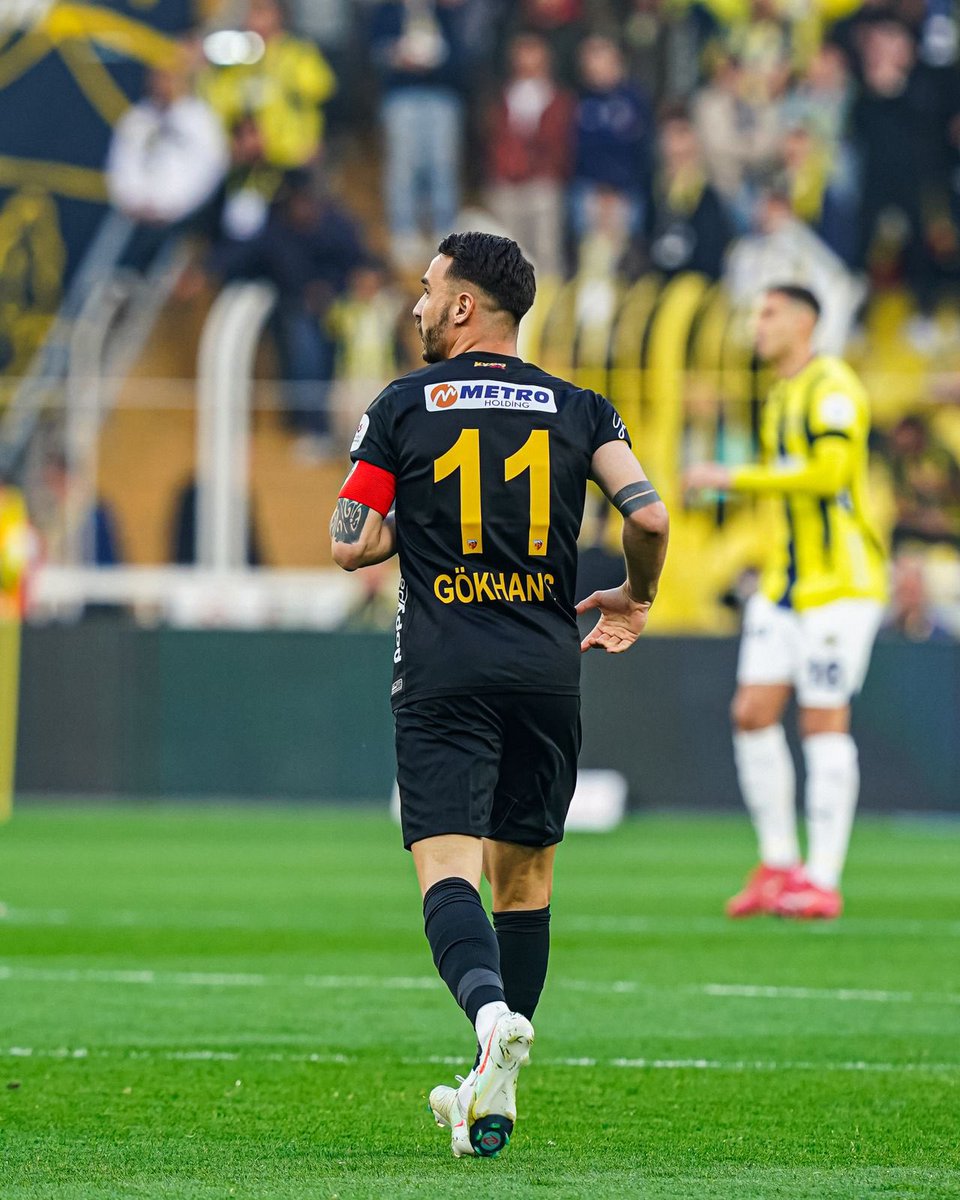 Gsazdagi's tweet photo. Müthiş mücadele, birçok eksiğimize rağmen alınan 1 puan altın değerinde. Tebrikler takım 🟡🔴💪🏻 https://t.co/wrAQNMb108