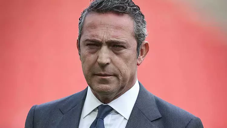 SERHAT AKIN'DAN SKANDAL İTİRAF.

Serhat Akın: "Ali Koç'un dokunulmazlığı mı var? Tehdit etti diyorum, devlet nerede? İçişleri bakanı nerede? Tehdit etti işte. Mesaj attı, gitsinler kontrol etsinler. Hastanede şikayet ettim. O eski patronun (Sports Digitale) yemedi bir tarafları,