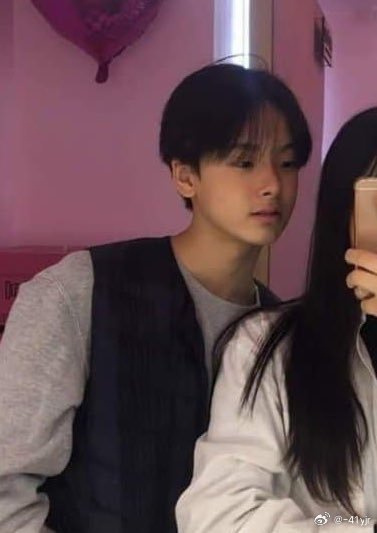 NaeoSky's tweet photo. I'm sure he got DM casted, cuz look at this face #HYUNJUN #SMTR25 https://t.co/FS4iH5MVJh