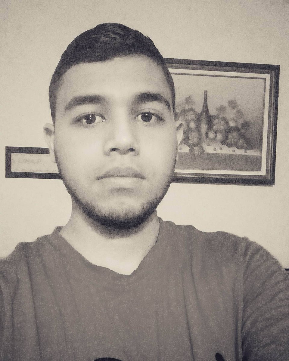 quiero que tú sonrisa inunde mi mundo y sea mi inspiración para este ❤️que se desvela por tu amor en las noches de luna quiero que seas mi consuelo infinito mis letras arden solo por ti muackkkkkk 😍💋💋😍