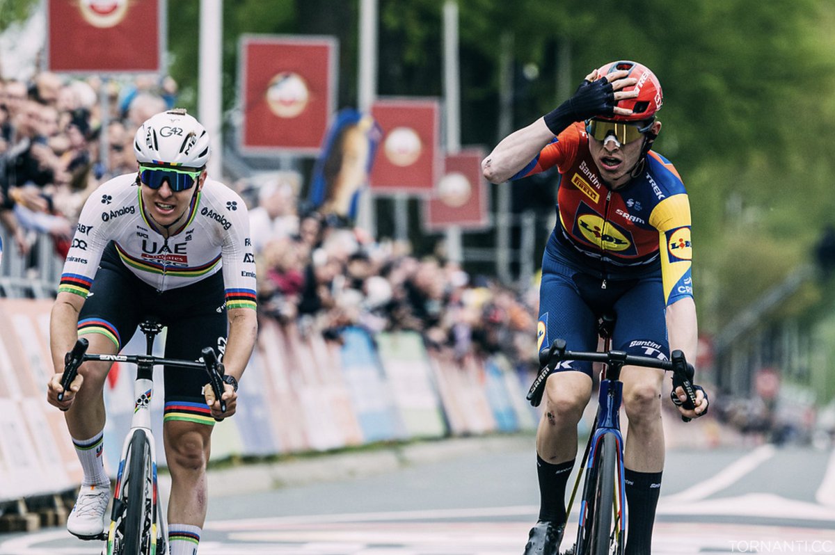 «Per battere Pogačar occorre che tutte le stelle del firmamento lo vogliano e che tu, come ha fatto oggi Mattias Skjelmose nel Limburgo, ti faccia trovare pronto nel momento in cui si allineano».

✍️ <a href="/ledep/">Leonardo Piccione</a> 
📸 <a href="/tornanti_cc/">Tornanti.cc</a> 

👉 bidonmagazine.org/amstel2025