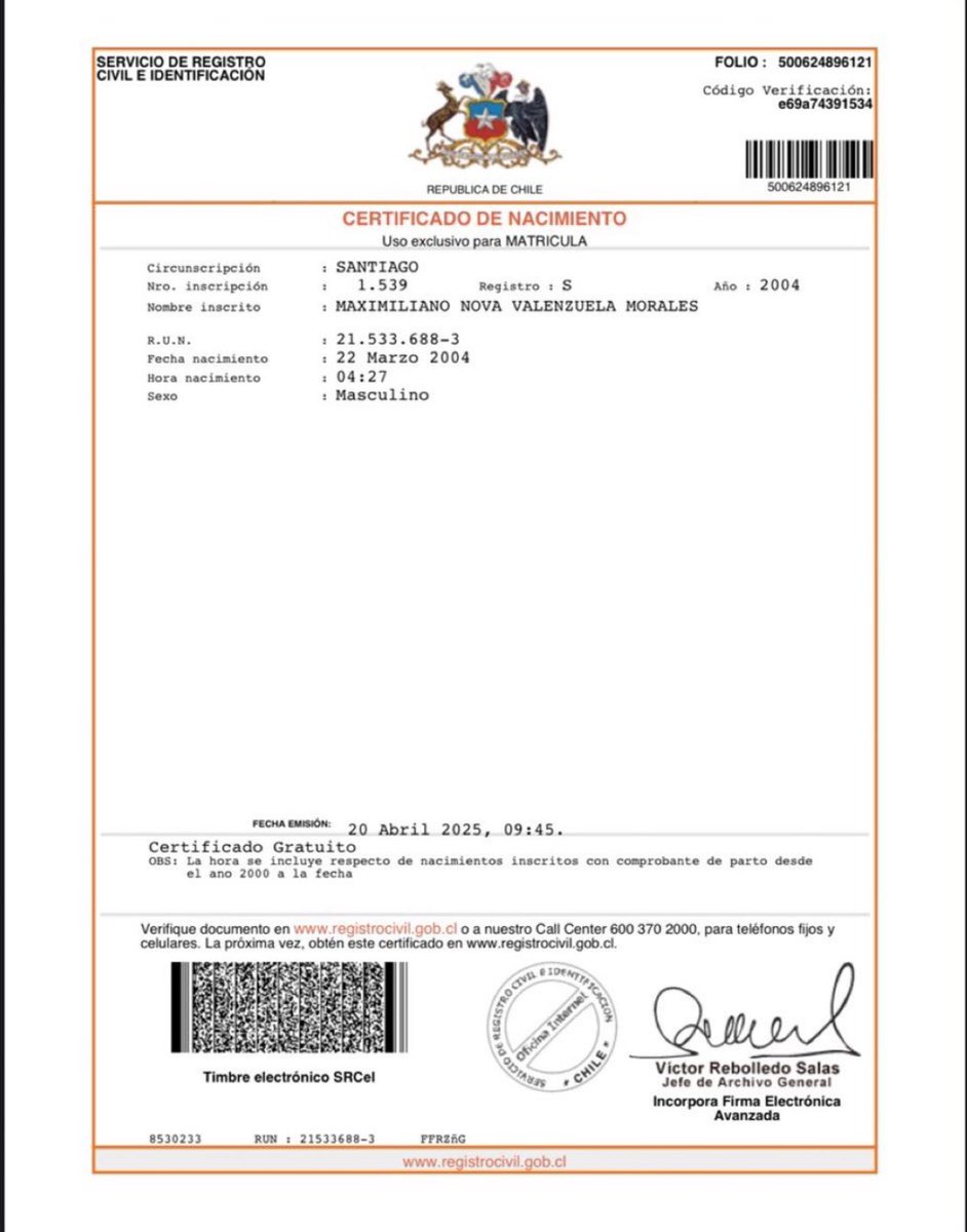 kyarameru_note's tweet photo. No solamente se cambió el nombre artístico si no también legalmente hizo un cambio de nombre en 2022 pasando de Alejandro Maximiliano Hidalgo Morales a Maximiliano Nova Valenzuela Morales #maxvalenzuela #nova #strangehuman #katteyes #chile https://t.co/3JVlQ7bHWc