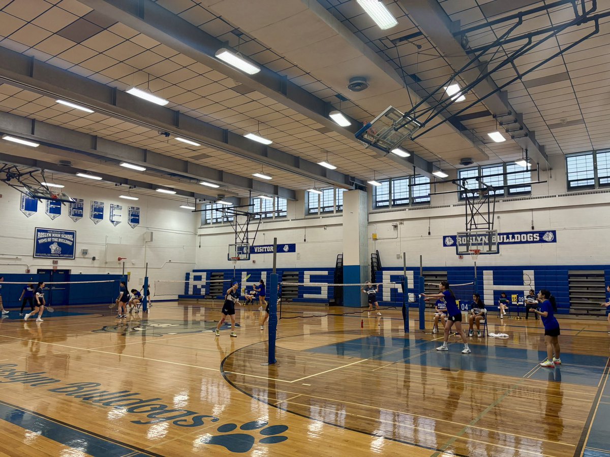 POBbadminton's tweet photo. 🌸Spring Break Games🌼

Plainview-Old Bethpage 5, Mepham 2
Plainview-Old Bethpage 6, Roslyn 1

The Hawks have a 4-2 record &amp; are currently in 3rd place in Conference 1.

#GOHAWKS https://t.co/NkgbV9fk5S