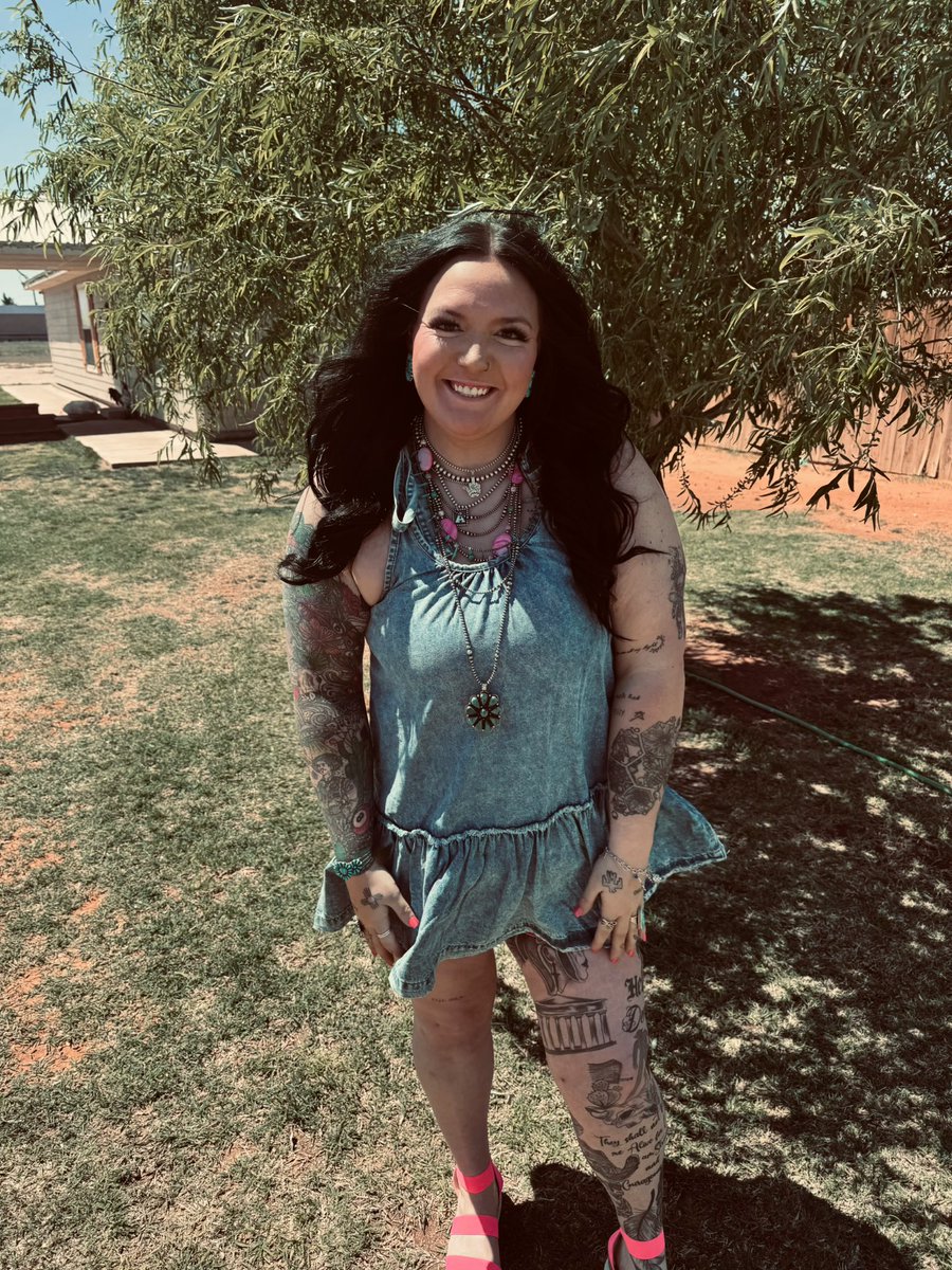 mkmorgan21's tweet photo. Happy Easter from me and my lil’ bunnie butts 🩵🩷 https://t.co/tS58seKFxX