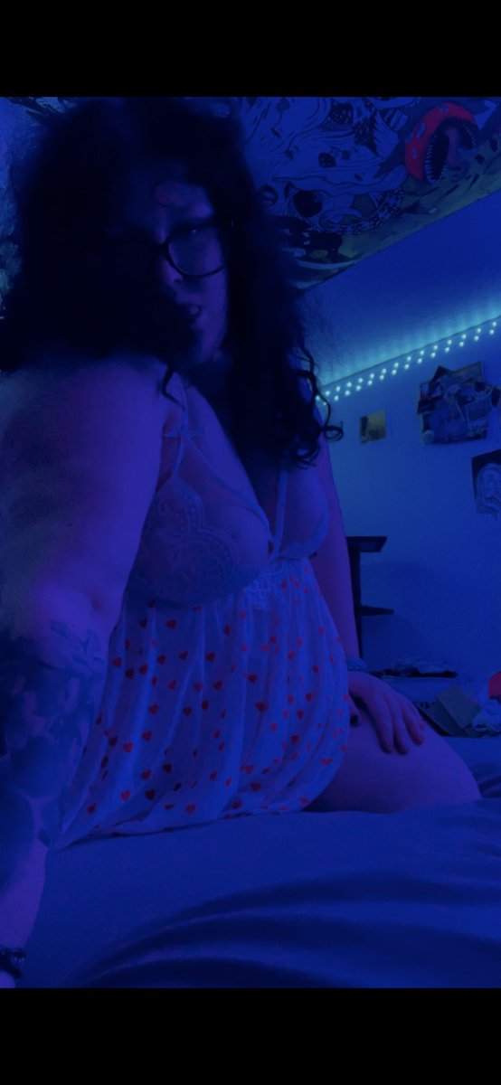 Lani19191's tweet photo. do you like my new lingerie daddy? #utah #utahbbw #bbw https://t.co/6LhwFLv9gL