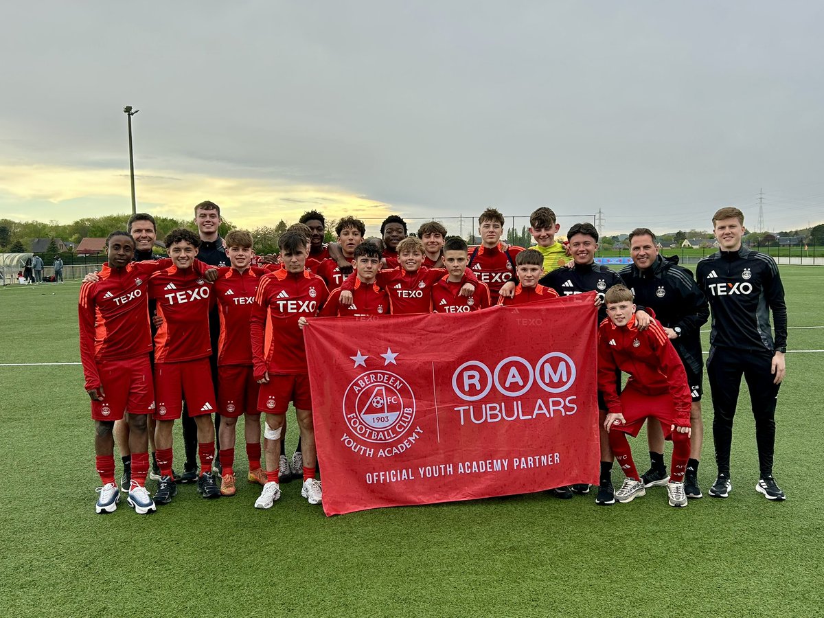 AberdeenFCYouth's tweet image. 🏆🇧🇪 Great experience for our U15’s at the CMDB Elite International Tournament in Charleroi. Knocked out in the Semi Finals on penalties and the only team to take points off eventual winners Royal Antwerp FC. 
Well done to JJ Hulse getting player of the tournament award! 🏆👏👏