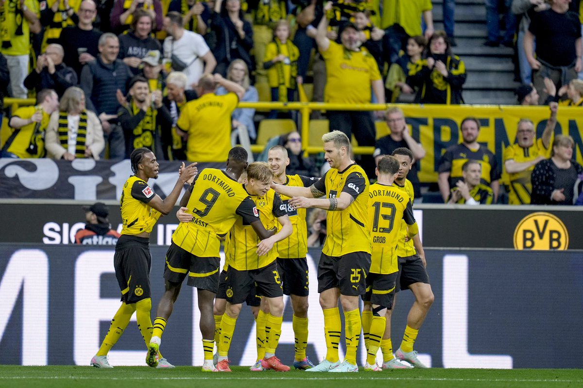 Carney Chukwuemeka (@chukwuemekaa10) on Twitter photo 