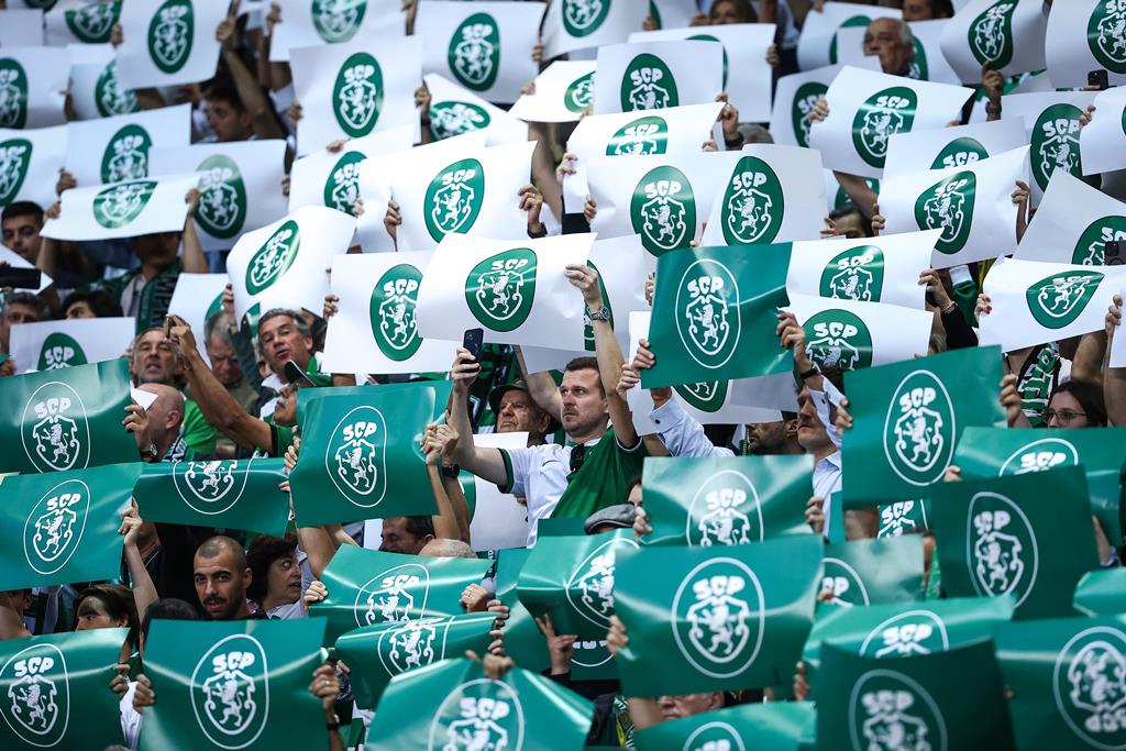 A origem de algumas músicas do Sporting 😍💚
Rtt para mais gente comentar e fazermos aqui uma boa thread!!

• Loucos de Lisboa - Ala dos Namorados (Donos de Lisboa)
• Canção de Engate - António Variações (Faz-me vibrar)
• Hymn For the weekend - Coldplay (Como o Sporting já não