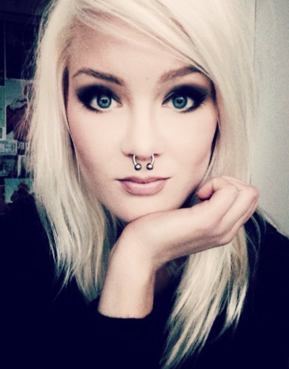TrumpsHurricane's tweet photo. Do you like nose rings on women ? https://t.co/jXTKp24QVy