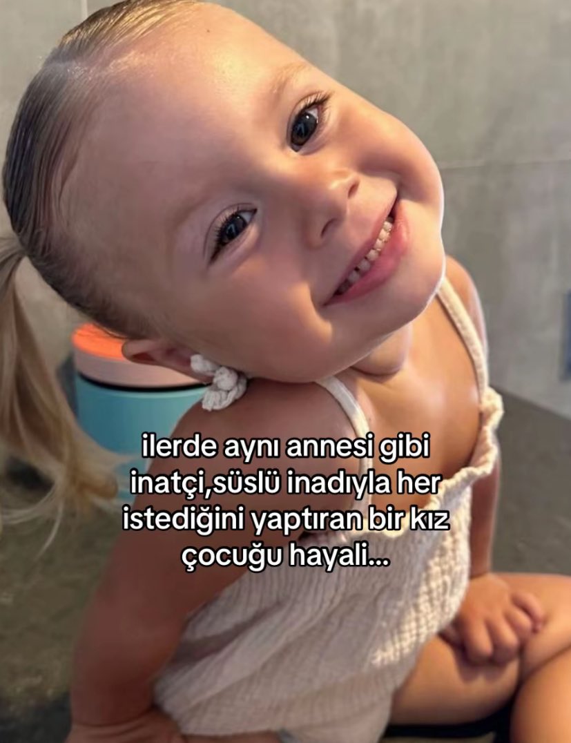 Alya (@alyareckles) on Twitter photo 