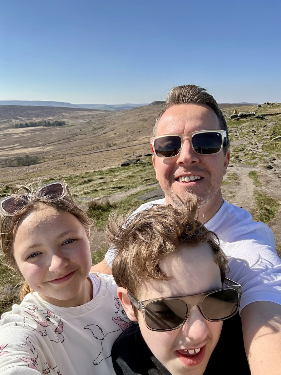 RPGilb's tweet photo. An #EasterSunday spent with my two favourite people on #StanageEdge Some glorious views across the @peakdistrict from up there & the sun made a welcome appearance. Uplifting the soul. #Sunday #PeakDistrict #Derbyshire https://t.co/c2nIVcRG8X