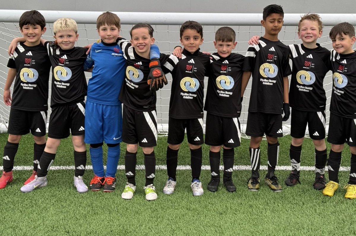 PipelineEnergyS's tweet image. Good luck to the Junior Ballers 2017s for the rest of the season #PES #PipelineEnergySolutions #Ballers #GrassRoots