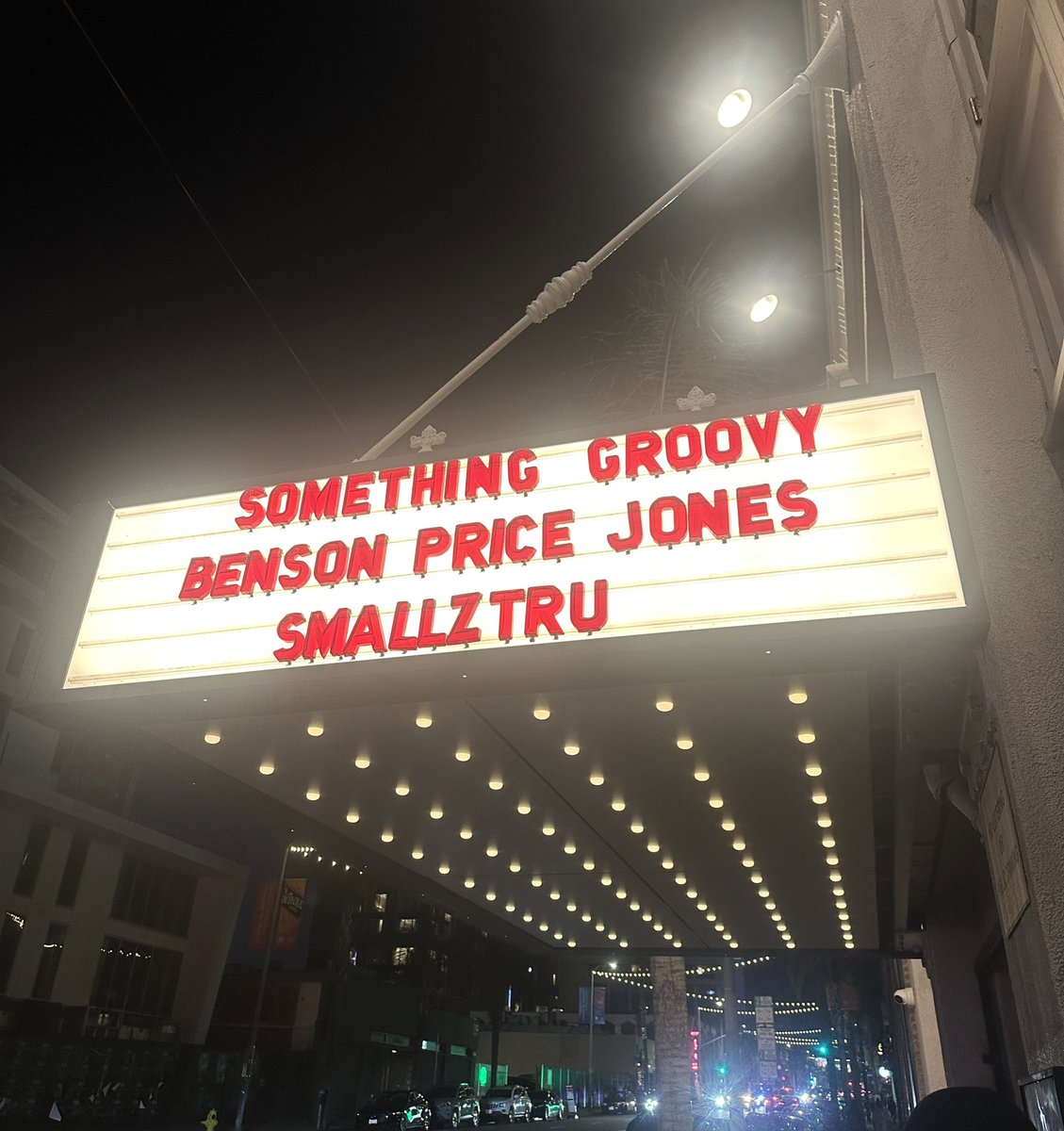 bensonpricej's tweet photo. made it on the marquee :,) https://t.co/CQj2HuiTCz