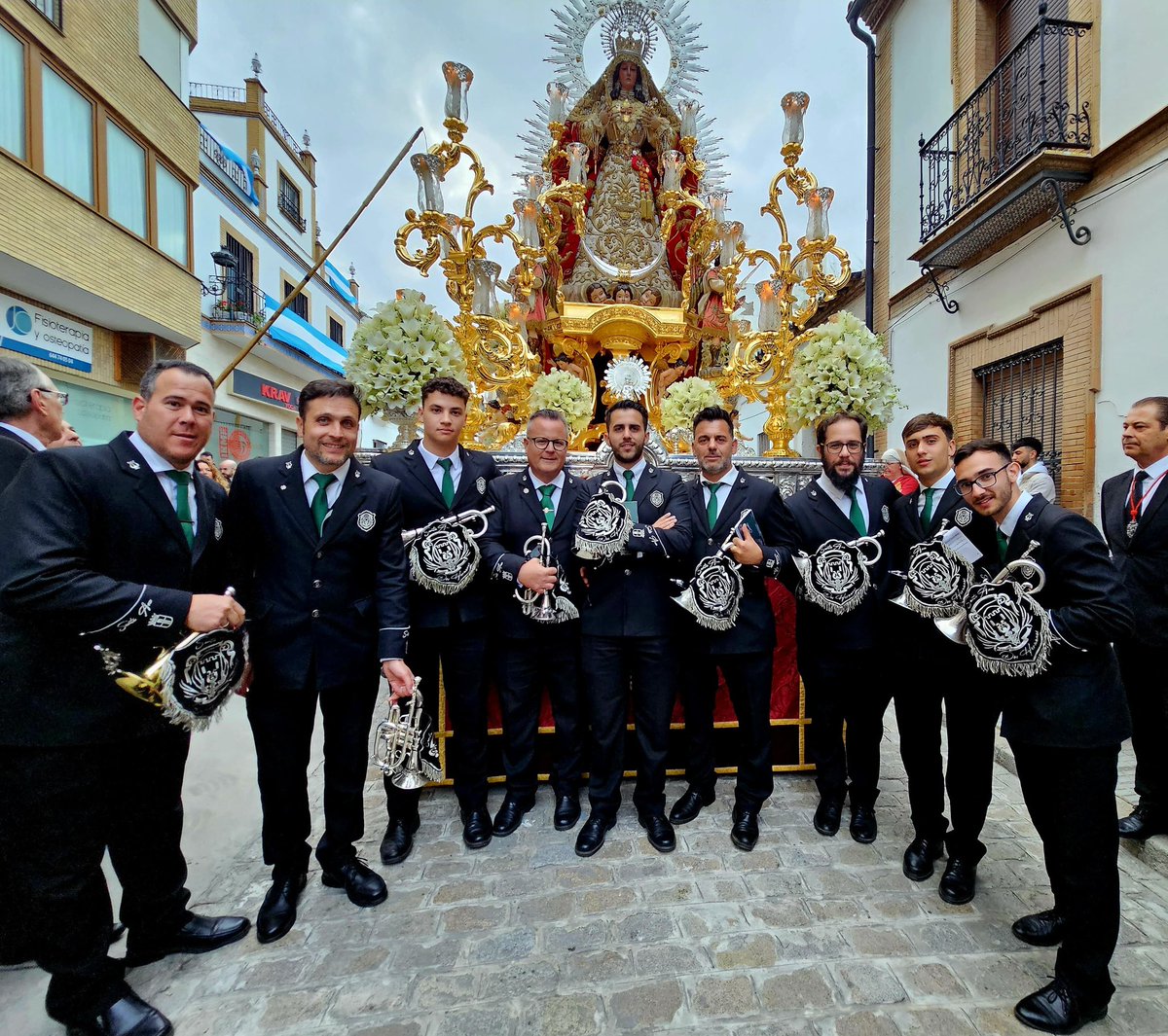 Que mejor fin, que con La Virgen de Castilleja 💚🎶
13/13
📍Hermandad De Santiago, Castilleja de la Cuesta