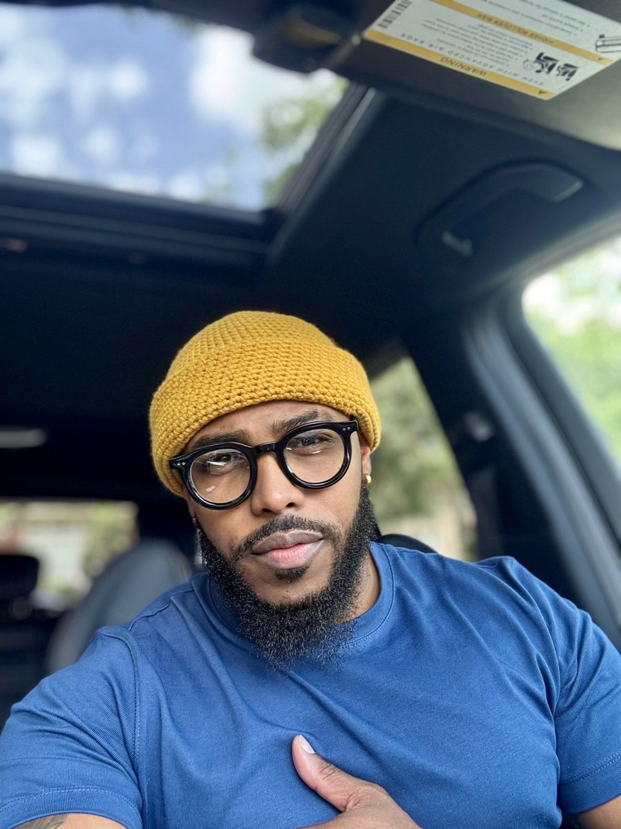 MusiqCityWalls's tweet photo. Happy Easter. #SimpleSam https://t.co/ZZE08iWcSq