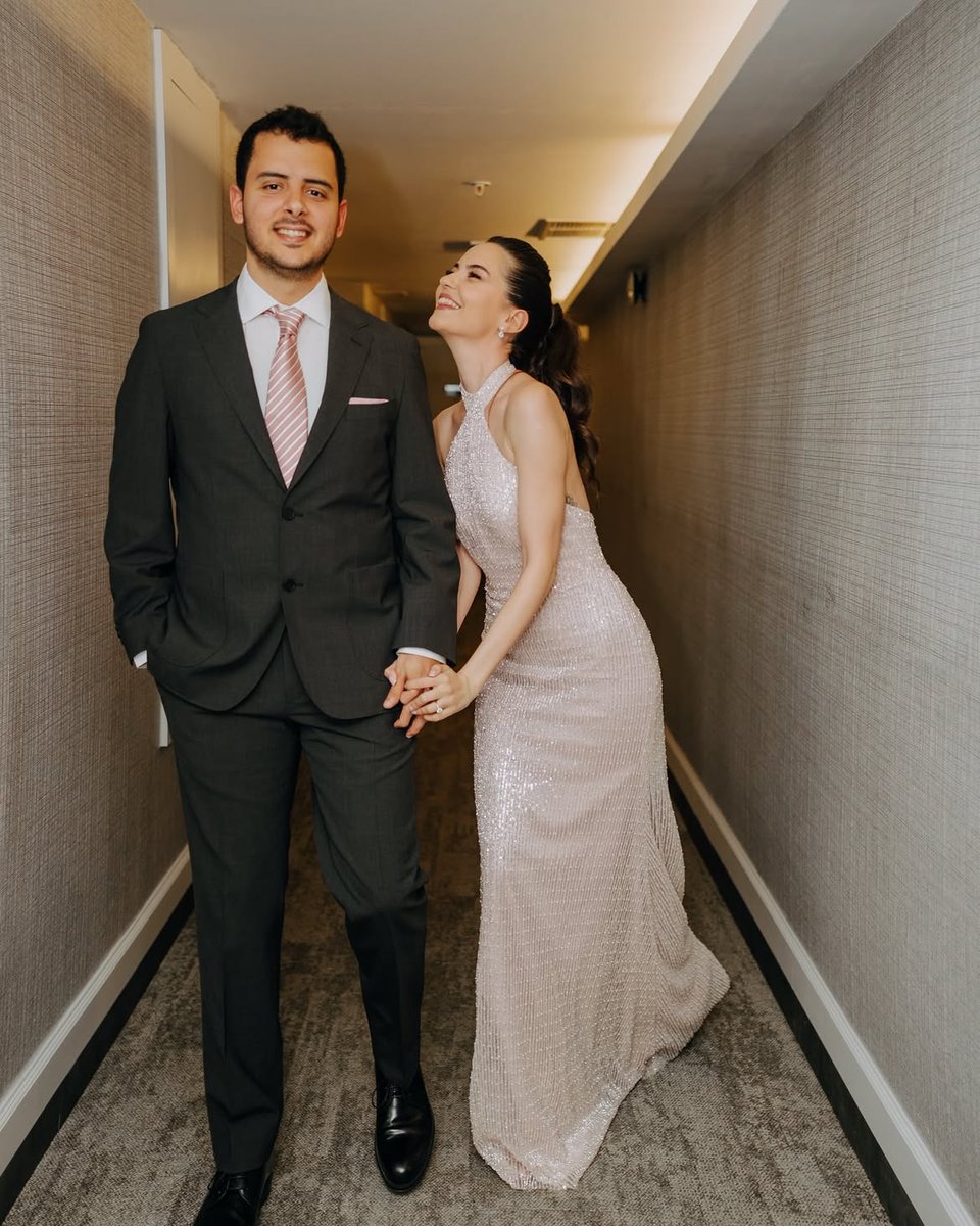 o gülüşte hala çocuk ruhunun ışıltısı var 

#ezgişenler