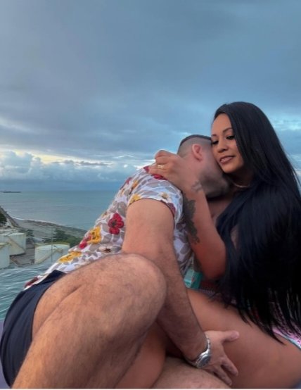 Cuma günü tanıştık. Çok seviştik. Adı Arthur'muş 💘