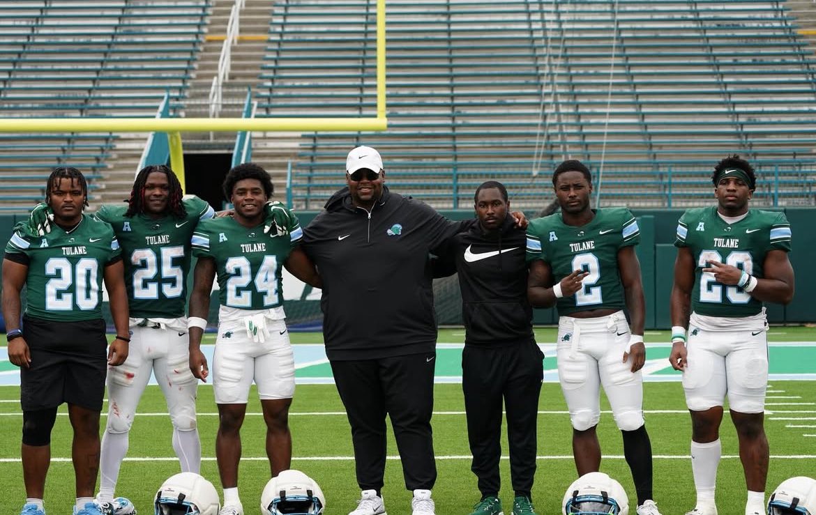 Tulane Football News🏈🌊🧃 (@tulnrecruiting) on Twitter photo Great spring from the running backs room🌊
#RunTheDamnBall🏈
<a href="/coachbhays/">Coach Brock Hays</a>
<a href="/mauriceturnerr/">Maurice “Moe” Turner</a>
<a href="/JamauriMcclure/">Jamauri McClure</a>
<a href="/Duda_gocrazy/">DUDA✞</a>
<a href="/ZuberiMobley2/">𝙿𝚊𝚙𝚊𝚕𝚘𝚞</a>
<a href="/Javingordon5/">Javin Gordon</a>
🌊🧃 Great spring from the running backs room🌊
#RunTheDamnBall🏈
<a href="/coachbhays/">Coach Brock Hays</a>
<a href="/mauriceturnerr/">Maurice “Moe” Turner</a>
<a href="/JamauriMcclure/">Jamauri McClure</a>
<a href="/Duda_gocrazy/">DUDA✞</a>
<a href="/ZuberiMobley2/">𝙿𝚊𝚙𝚊𝚕𝚘𝚞</a>
<a href="/Javingordon5/">Javin Gordon</a>
🌊🧃