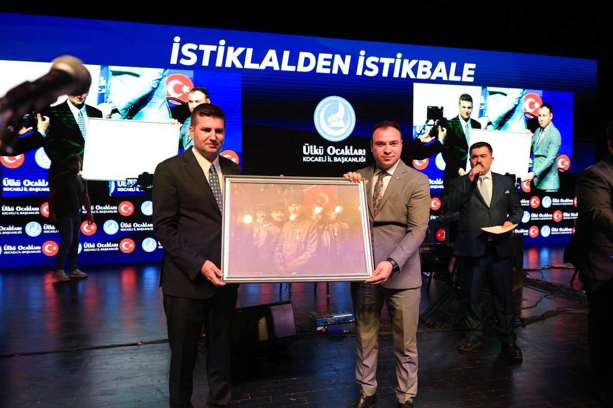 Ülkü Ocakları Kocaeli İl Başkanlığımız tarafından düzenlenen “İstiklalden İstikbale” temalı konsere katıldık.
Türk gençliğiyle bir araya geldik, istiklal şuuru ve istikbal idealini yüreklerde hissettik.🇹🇷