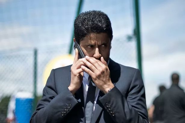 "Jambiere, Vincent, vous donnez doliprane à l'arbitre, et match reparti ok ?"
