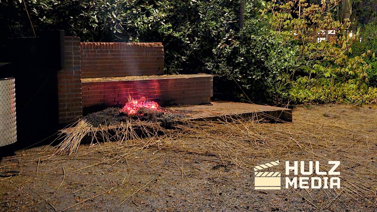 Brandweer blust kleine rietbrand in Oranjepark