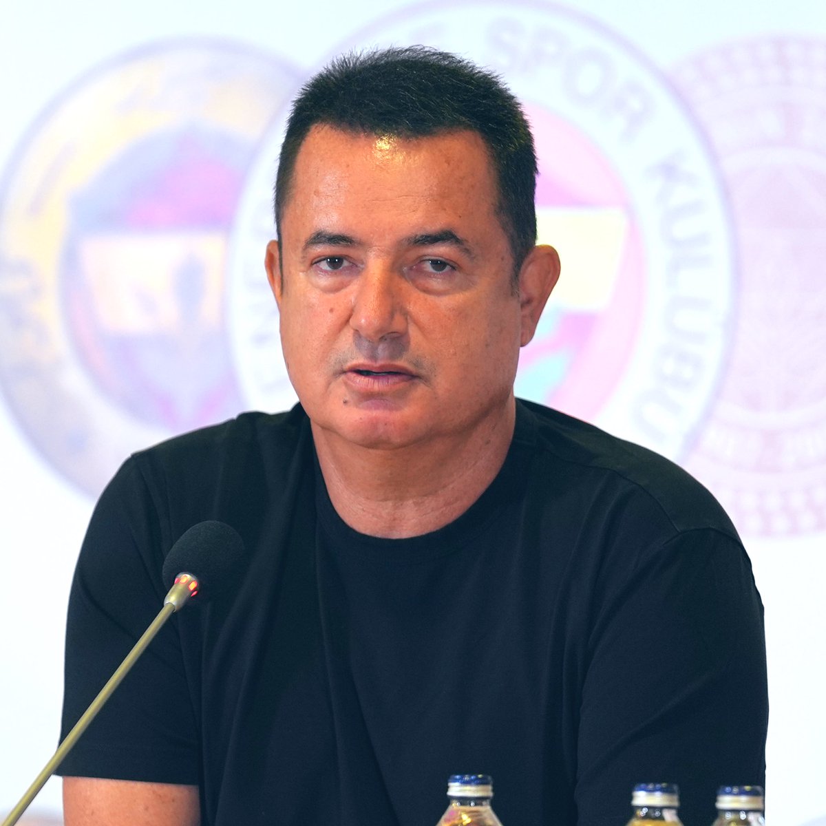 “TARAFTARIMIZIN HAKLI TEPKİSİNİ SAYGIYLA KARŞILIYORUZ”

Acun Ilıcalı: “Düşündüğümüz zaman iyi bir kadro oluşturduğumuzu düşünüyorum, çok emek verdik. İyi futbolcular getirdik. Kadro gücü olsun, teknik direktör olsun elimizden gelen her şeyi yaptık. Her şeyi yapmanıza rağmen bazen