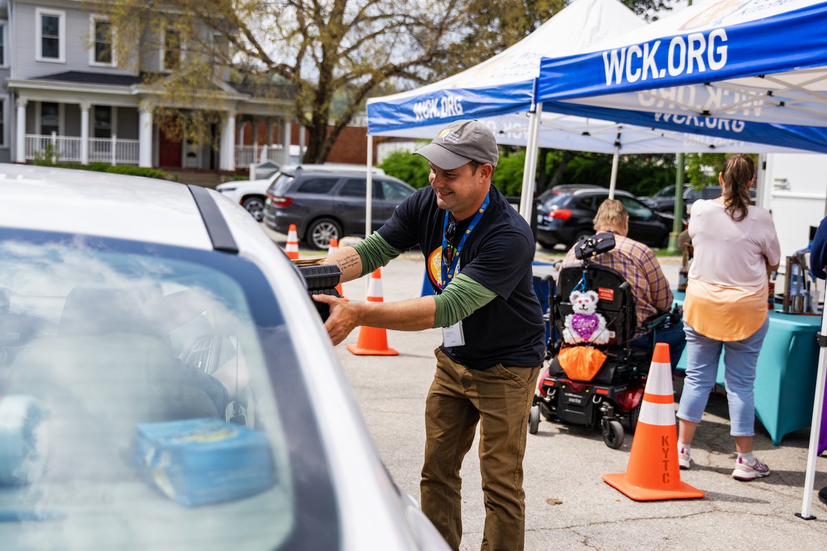 Times of disaster call for go-to comfort foods. Chicken pot pie brings instant warmth from our stomach to our hearts! WCK teams in Frankfort, KY served up hundreds of chicken pot pie dinners this week, distributing them at local relief hubs and shelters as well as walking them