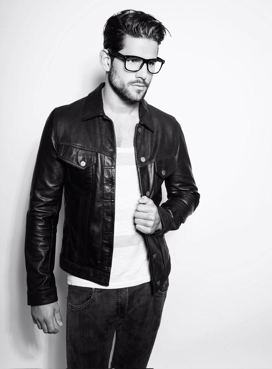 leathercz22's tweet photo. Feel free to retweet, but don't repost from your account. Photos are purchased and copyrighted. Thanks for understanding 😉

#maninleather #maninleatherjacket #leather #leatherman #leatherguy #leatherjacket #guyinleather #guyinleatherjacket https://t.co/EoXmFhLPYe