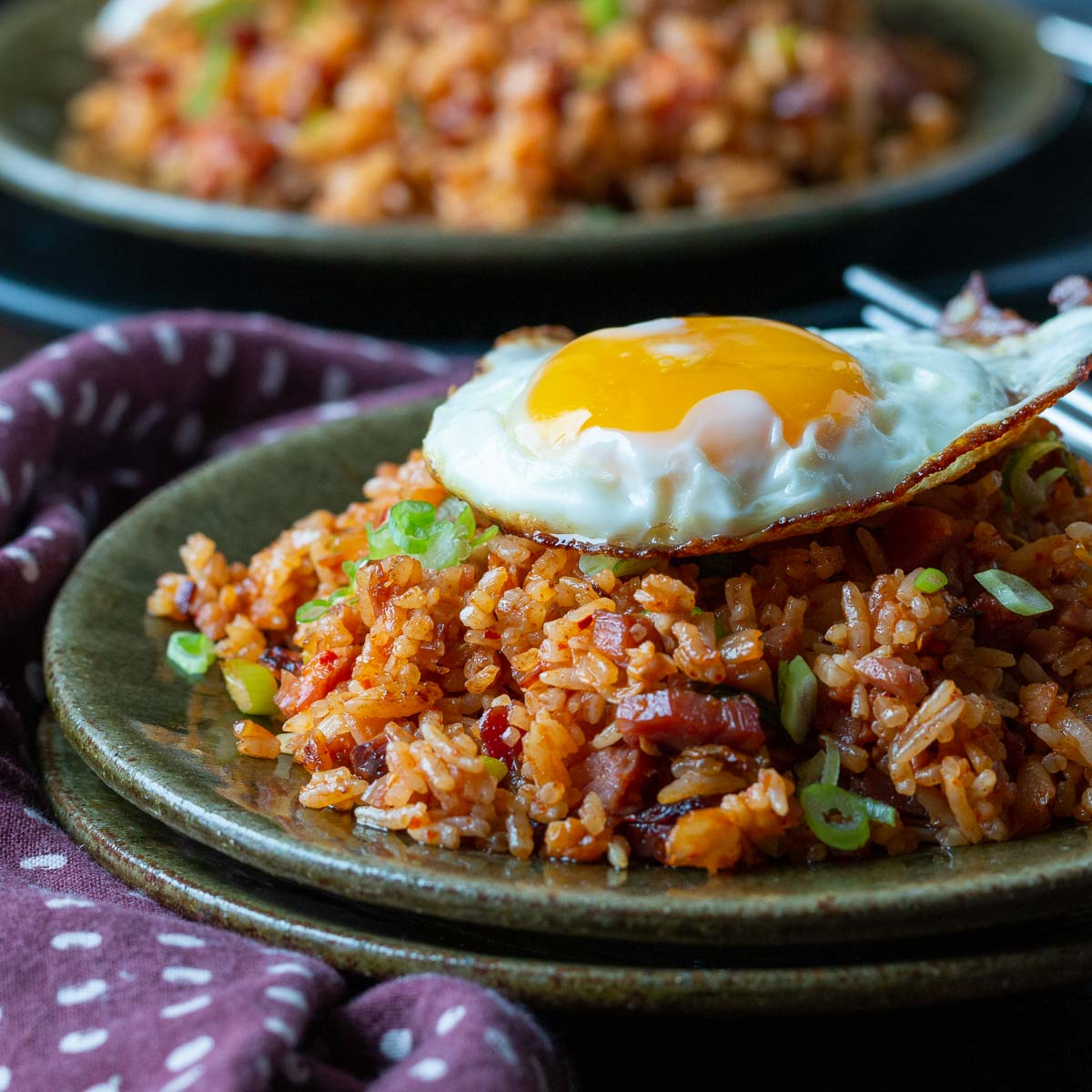 Easy Gochujang Fried Rice with Leftover Ham
Recipe: hwcmagazine.com/recipe/kimchi-…
This easy Korean kimchi fried rice  can be on your table in about 15 minutes flat with just 6 pantry ingredients.
#friedricerecipe #friedricelovers #koreancuisine