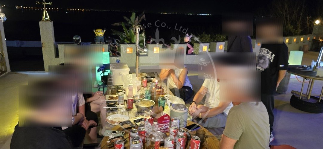 老闆、顧問、資深主管、投資客、員工
聚在一起喝酒一樣都在幹話
沒有因為職業把氛圍搞得很拘謹

好朋友蓋的鐵皮屋豪宅
景、氛圍，實在好讚❤️ https://t.co/PawQwxJOwd