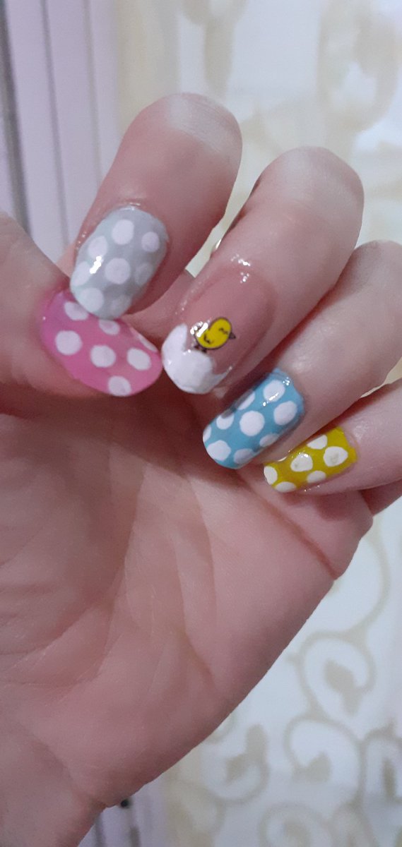 mariangelapepe1's tweet photo. Unghie pasquali #smalto #Unghie #pasqua https://t.co/yk9kzTmRBT
